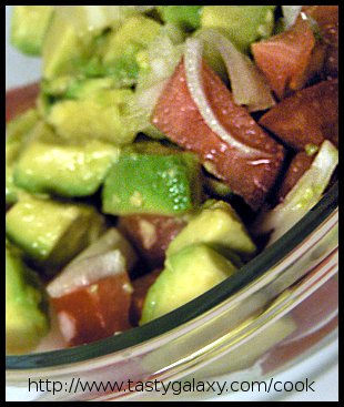 How To Cook Avocado And Tomato Salad