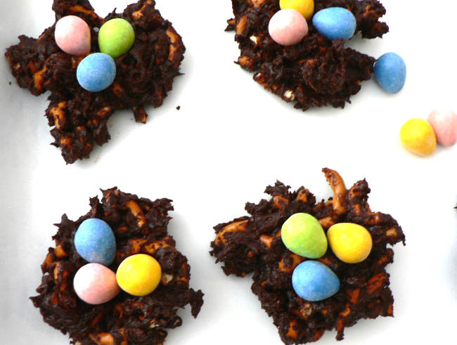 Melted Chocolate and Pretzels Nests with eggs