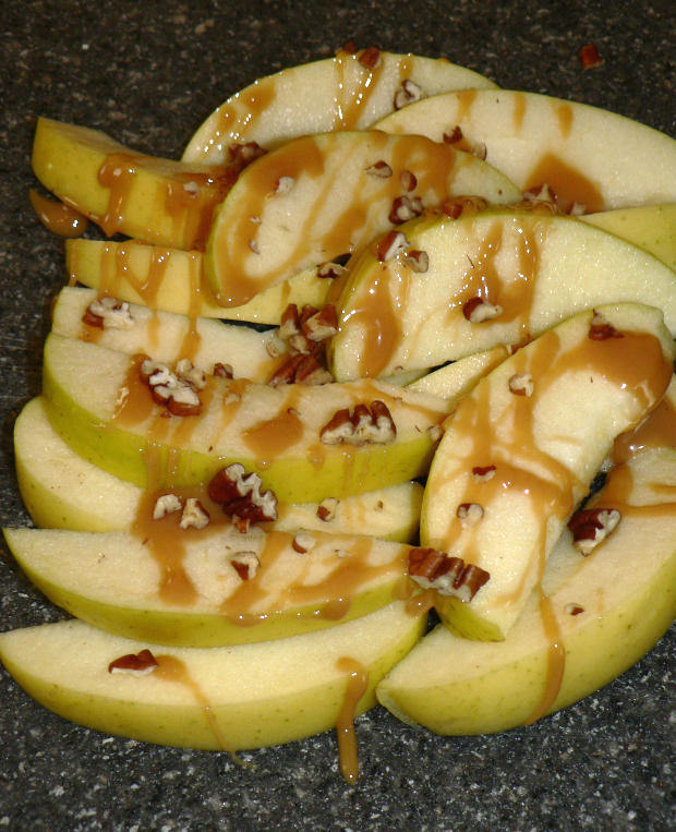 Apples and Carmel Sauce