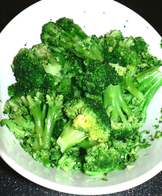 Green Microwaved Broccoli in Salad Bowl