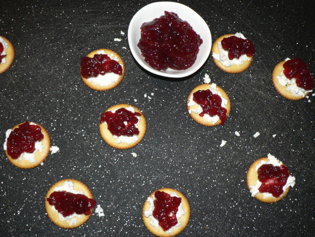 Cranberry Goat Cheese Bites