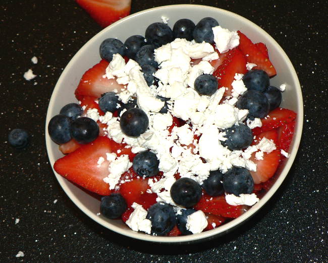 Salad with blueberries