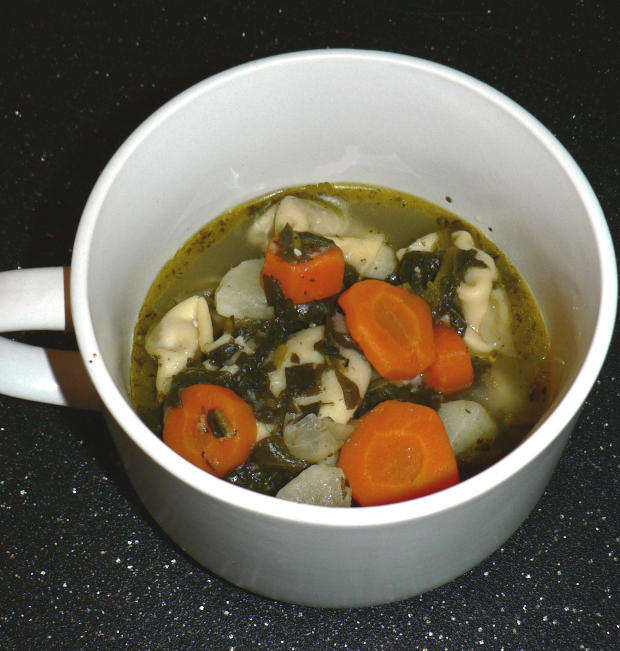Spinach Tortellini Soup with Vegetables