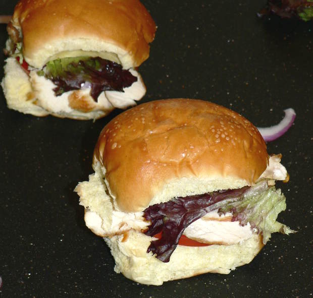 These Grilled Chicken Sliders are so delicious and they will be perfect for any lunch or dinner! Click over to find out how to make them and what goes well with grilled chicken sandwiches #healthyrecipes #healthyeating #cooking #food #recipes #dairyfree