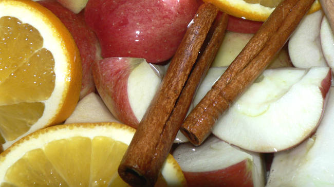 Apples, Oranges, Cinnamon Sticks, Star Anise in Instant Pot