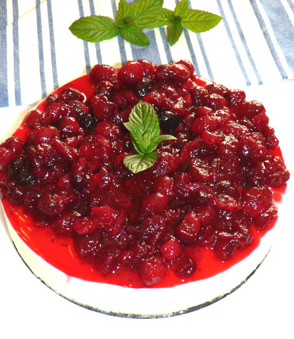 Insta pot Cranberry Cheesecake on a cutting board
