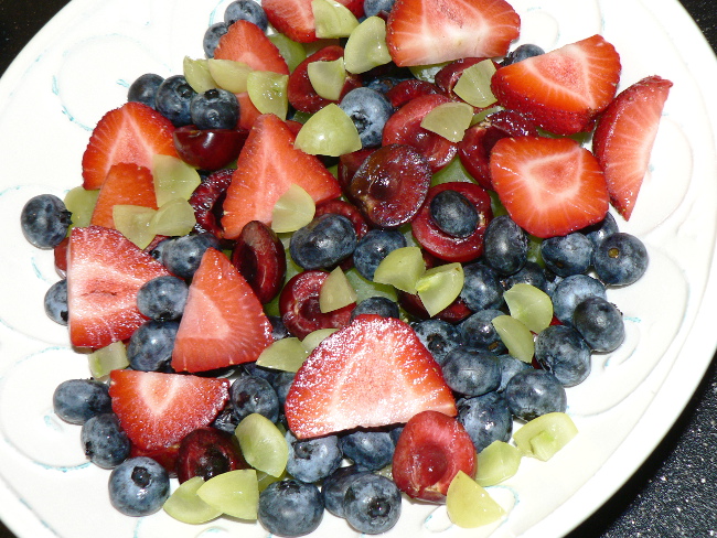 Red, white and blue, amazingly delicious vegan fruit salad recipe #healthy #healthyrecipes #healthyfood #healthyeating #cooking #food #recipes #vegetarian #vegetarianrecipes #vegetables #veganrecipes #vegan #veganfood #glutenfree #glutenfreerecipes #dairyfree #sidedish