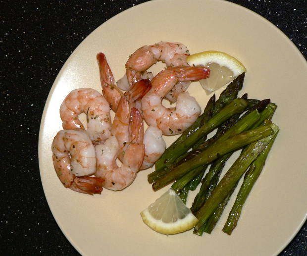 Looking for a healthy sheet pan dinner? Click to find out how to make this amazing Shrimp Sheet Pan Dinner #healthy #healthyrecipes #healthyfood #healthyeating #cooking #food #recipes #vegetables #ketodiet #ketorecipes #lowcarb #lowcarbdiet #lowcarbrecipes #glutenfree #glutenfreerecipes #dairyfree #mediterranean