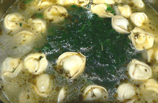 Vegetables, Spinach, tortellini and water in Instapot