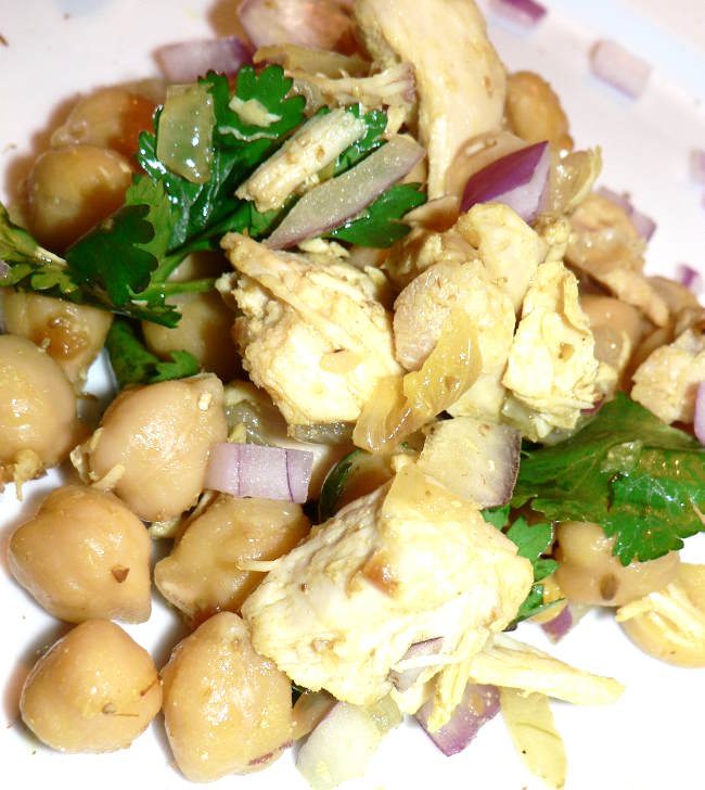 This Healthy Curry Chicken Salad is very simple to make, and it uses up lots of leftover chicken and chickpeas! Find out how easy it is to make this delicious Curry Chicken Salad #healthy #healthyrecipes #healthyfood #healthyeating #cooking #food #recipes #glutenfree #glutenfreerecipes #dairyfree #chicken #chickensalad #chickenrecipes
