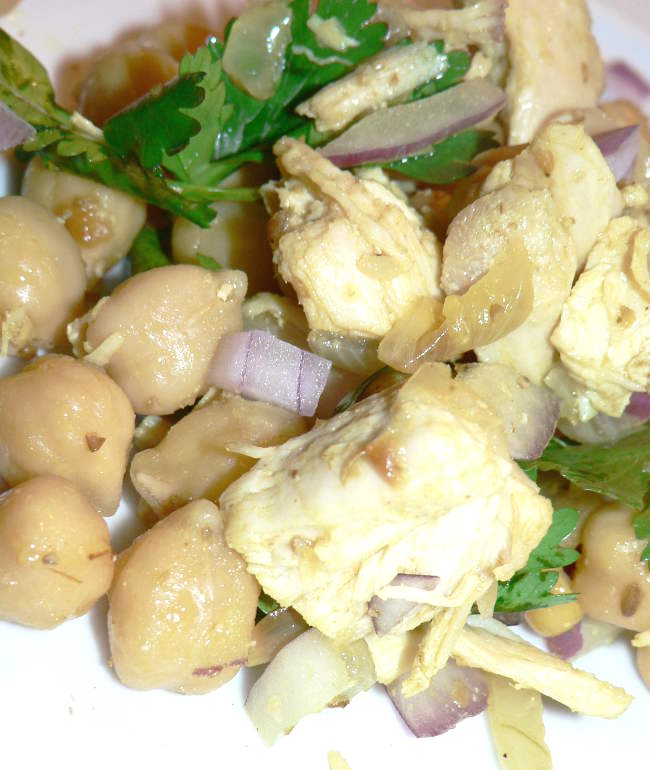 This Curry Chicken Salad Recipe is very delicious! Find out how to make this Healthy Curry Chicken Salad #healthy #healthyrecipes #healthyfood #healthyeating #cooking #food #recipes #glutenfree #glutenfreerecipes #dairyfree #chicken #chickensalad #chickenrecipes