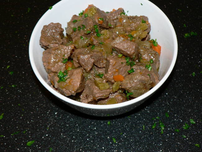 Easy beef stew recipe, find out how to make delicious beef stew with just a few ingredients in your Instant Pot #instantpot #healthy #healthyrecipes #healthyfood #healthyeating #cooking #food #recipes #ketodiet #ketorecipes #lowcarb #lowcarbdiet #lowcarbrecipes #glutenfree #glutenfreerecipes #dairyfree