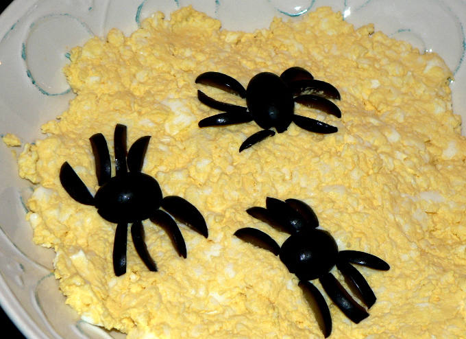 Halloween Egg Salad With Spiders, great Halloween food ideas! This Halloween appetizer is vegetarian, low carb, Keto, gluten free, dairy free #food #recipes #vegetarian #vegetarianrecipes #ketodiet #ketorecipes #lowcarb #lowcarbdiet #lowcarbrecipes #glutenfree #glutenfreerecipes #dairyfree #halloween #halloweenrecipes
