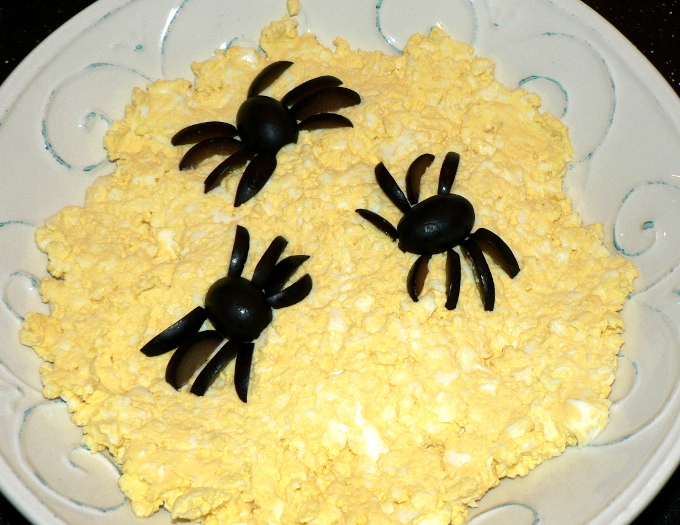 Halloween Egg Salad With Spiders, great Halloween appetizers! This Halloween appetizer is vegetarian, low carb, Keto, gluten free, dairy free #healthy #healthyrecipes #healthyfood #healthyeating #cooking #food #recipes #vegetarian #vegetarianrecipes #ketodiet #ketorecipes #lowcarb #lowcarbdiet #lowcarbrecipes #glutenfree #glutenfreerecipes #dairyfree #halloween #halloweenrecipes