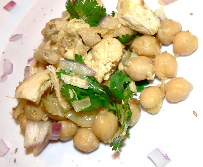 Here is a Healthy Curry Chicken Salad Recipe, find out how to make this healthy chicken salad without mayo, it is so delicious and simple to make #healthy #healthyrecipes #healthyfood #healthyeating #cooking #food #recipes #glutenfree #glutenfreerecipes #dairyfree #chicken #chickensalad #chickenrecipes