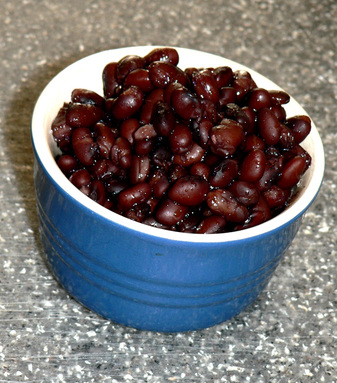 Instant Pot Black Beans is a simple recipe for cooking dry black beans. Find out the easy method for cooking dry black beans #instantpot #healthy #vegan