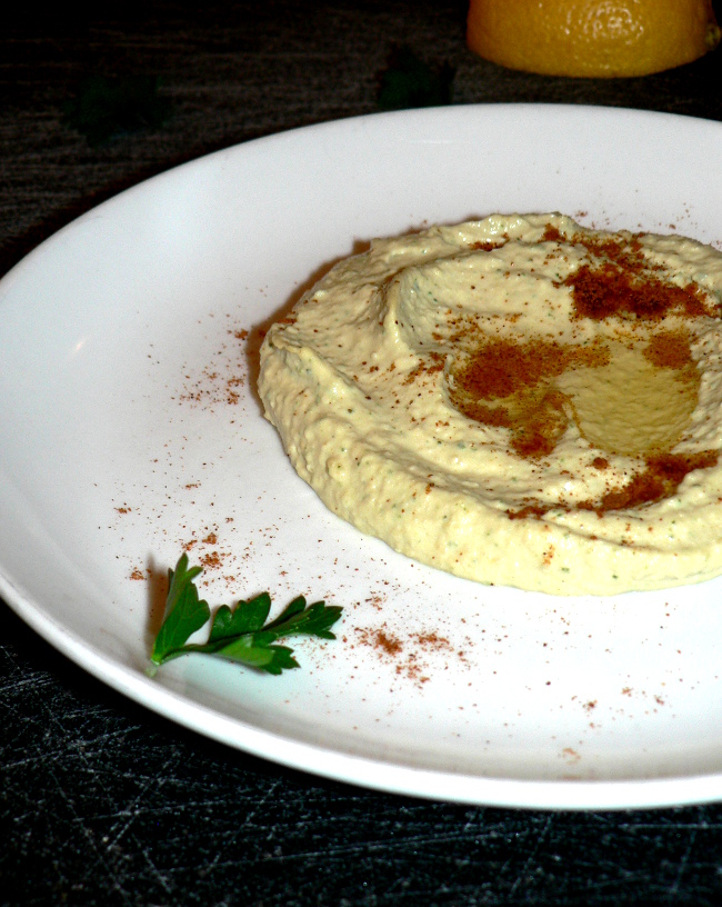 Discover how to make homemade hummus, and learn hummus ingredients and the process to make hummus #glutenfree #healthy #healthyrecipes #healthyfood #dairyfree #vegan #veganrecipes #vegetarian #vegetarianrecipes