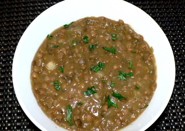 Instant Pot Lentil Soup, discover a very simple recipe for making lentil soup in Instant Pot.
