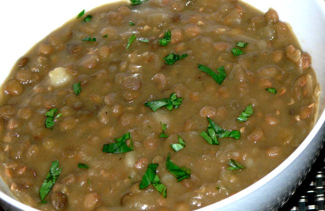 Instant Pot Lentil Soup, here is a delicious vegan Instant Pot recipe of lentil soup.