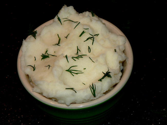Mashed Potatoes Instant Pot, tried and tested best mashed potatoes Instant Pot. These Instant Pot Mashed Potatoes are very simple to make, and they are healthy and vegetarian! #instantpot #potatoes #mashedpotatoes #vegetarian #vegetarianrecipes