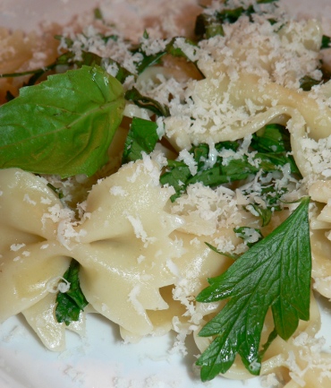 Pasta Recipes: Pasta With Cheese, Basil and Parsley