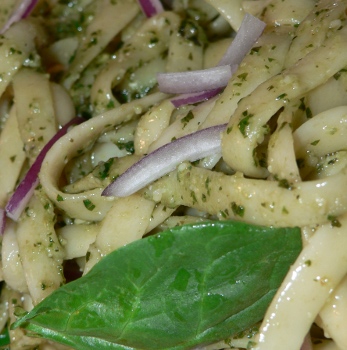 Pesto Pasta Recipes With Spinach And Red Onions