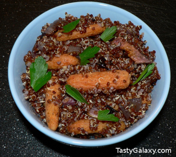 Quinoa Salad With Roasted Carrots And Red Onions #vegan #veganrecipes #vegetarian #vegetarianrecipes #quinoa #healthy #healthyrecipes #healthyfood #recipe #cooking