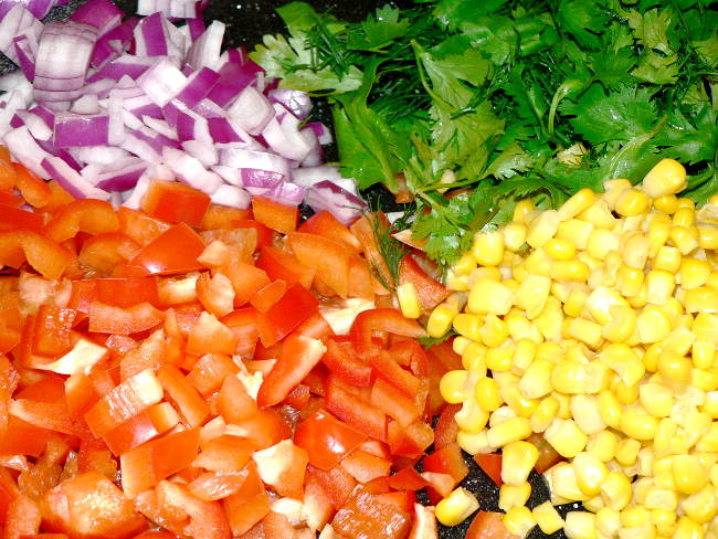 How to make vegan and gluten free Cowboy Caviar Recipe, find out how to make this summer salad that will go great with any main dish #healthy #healthyrecipes #healthyfood #healthyeating #cooking #food #recipes #vegetarian #vegetarianrecipes #vegetables #veganrecipes #vegan #veganfood#glutenfree #glutenfreerecipes #dairyfree #sidedish