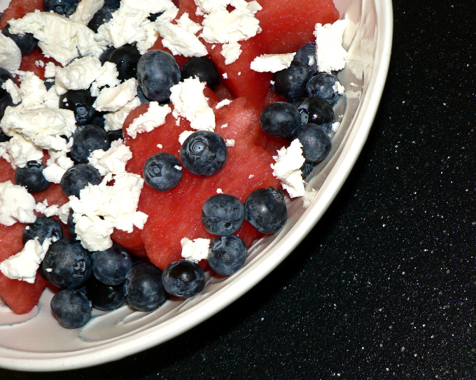 Looking for 4th of July recipes? Try this Watermelon Blueberry Salad, a simple and delicious fruit salad #vegetarian