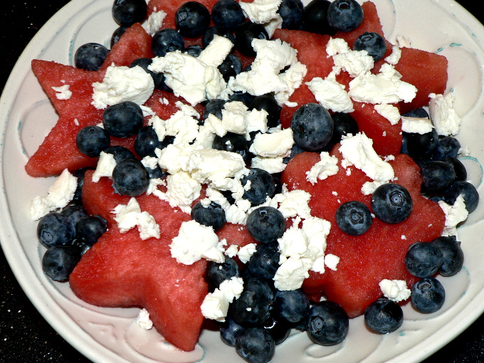 Watermelon Blueberry Salad, easy to make, delicious Red, White and Blue Salad #vegetarian