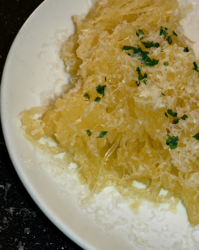 Spaghetti Squash With Butter and Parmesan, vegetarian and low carb, delicious dinner dish #healthy #healthyrecipes #healthyfood #healthyeating #cooking #food #recipes #vegatarian #vegetarianrecipes #vegetables #ketodiet #ketorecipes #lowcarb #lowcarbdiet #lowcarbrecipes #glutenfree #glutenfreerecipes #maindish #fall